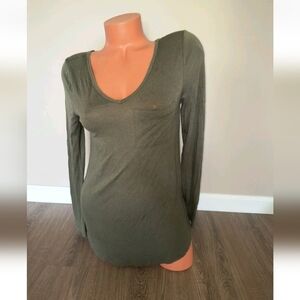 Pink Republic Vneck Long sleeve O-Ring Back Green Top Size Extra Small